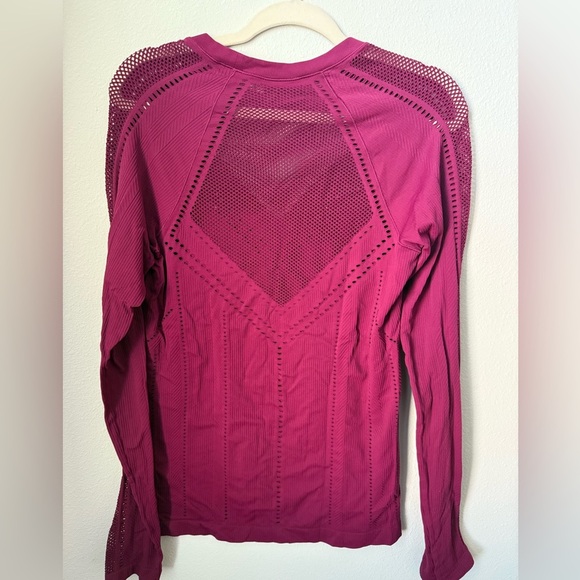 Athleta Oxygen Top Magenta Perforated Breathable Size L Large - Picture 9 of 10